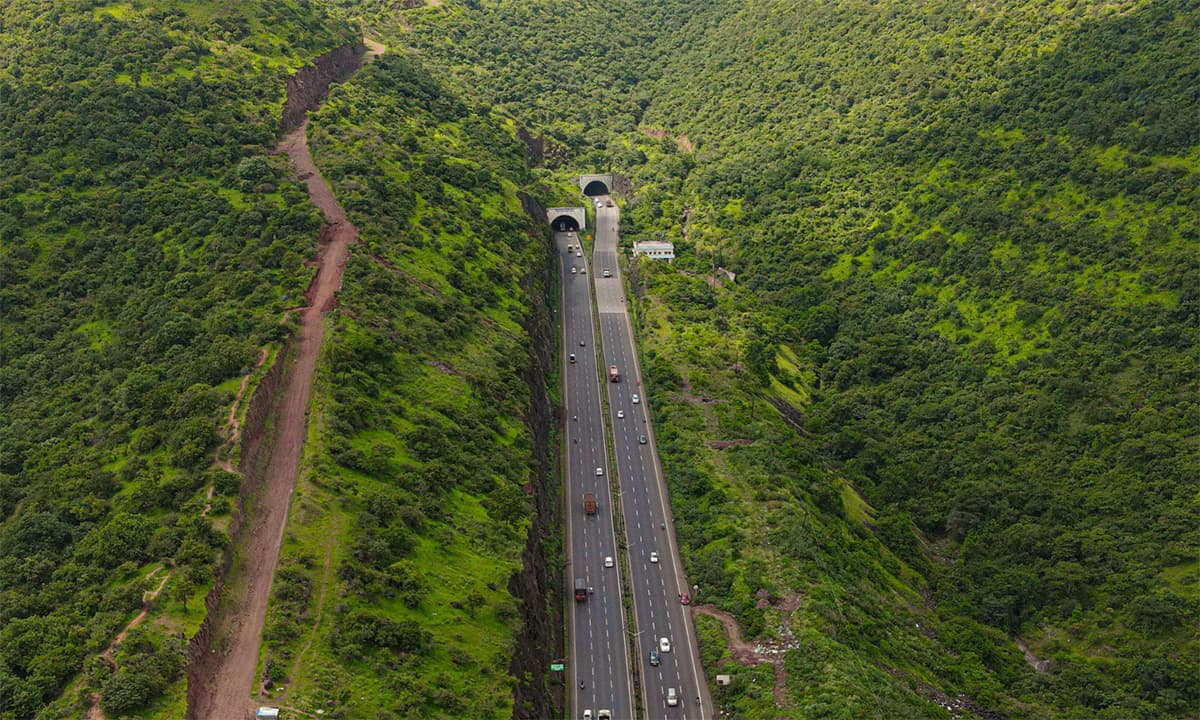 mumbai pune expressway distance